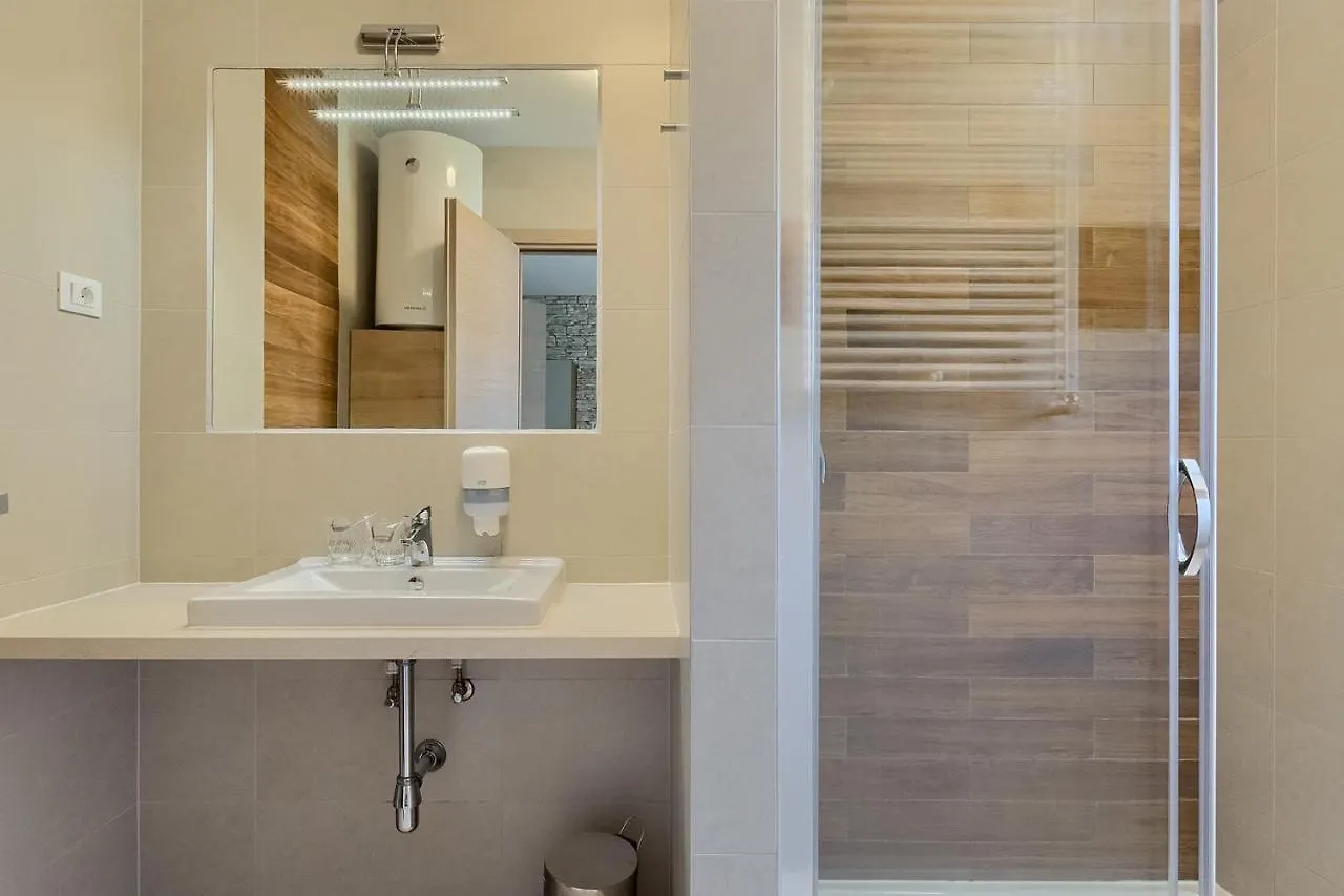 Pula City Center Accommodation With Free Parking 4*,  Κροατία